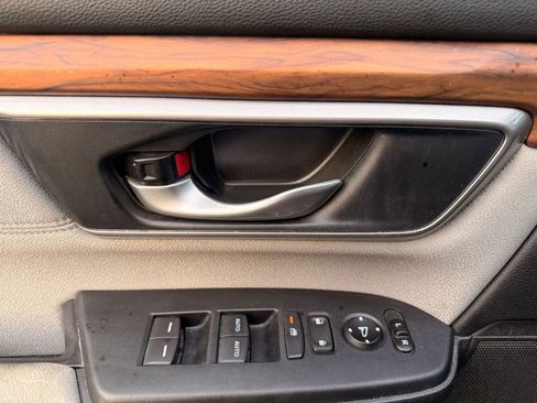 Used 2019 Honda CR-V EX image 9