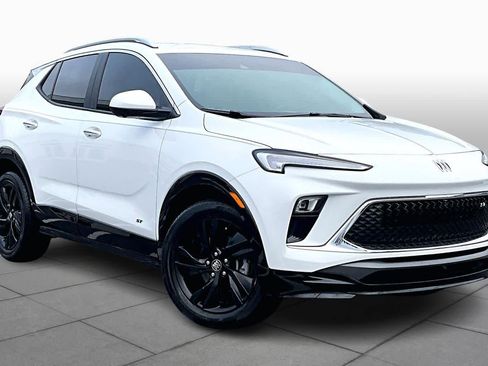 Used 2025 Buick Encore GX Sport Touring w/ Advanced Technology Package image 2