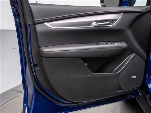Used 2023 Cadillac XT5 Luxury FWD image 24
