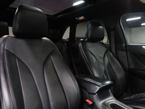 Used 2017 Lincoln MKC Reserve image 24