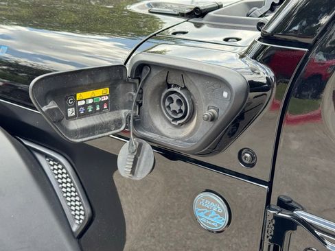 Used 2025 Jeep Wrangler Unlimited Sport S 4xe AWD/4WD image 9