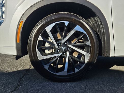 Used 2025 Mitsubishi Outlander SEL AWD/4WD image 14