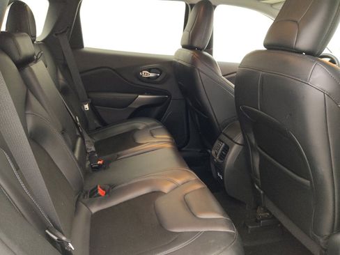 Used 2021 Jeep Cherokee Latitude Plus image 19