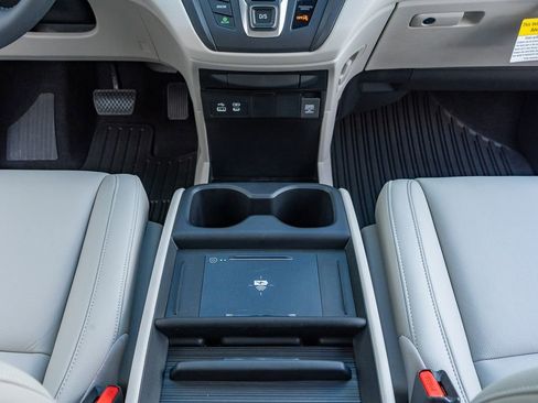 New 2026 Honda Odyssey EX-L image 24