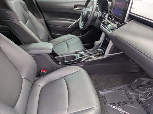 Used 2025 Toyota Corolla Cross XLE w/ Convenience Package image 20