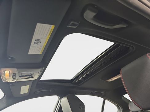 Used 2017 BMW 330i xDrive Sedan image 32