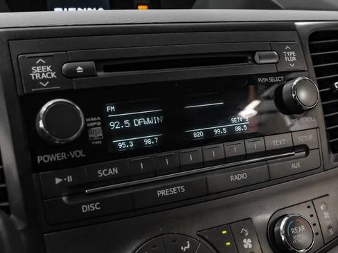 Used 2012 Toyota Sienna LE FWD image 32