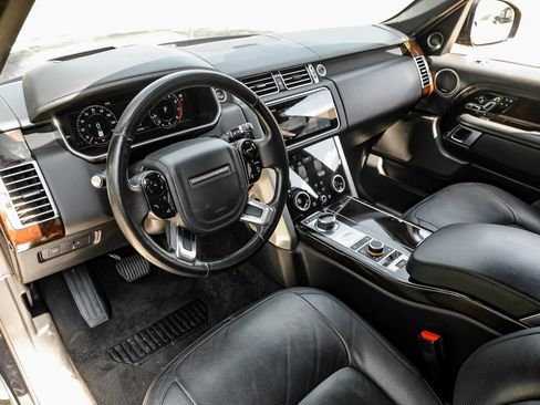 Used 2019 Land Rover Range Rover Supercharged image 2