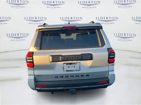 Used 2025 Toyota 4Runner SR5 image 7