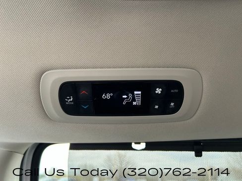 Used 2024 Chrysler Pacifica Touring-L FWD image 40