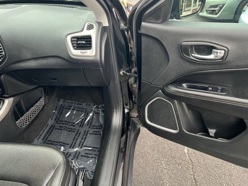 Used 2018 Jeep Compass Latitude w/ Popular Equipment Group image 27