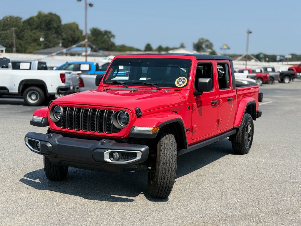 Used 2024 Jeep Gladiator Sport AWD/4WD image 3