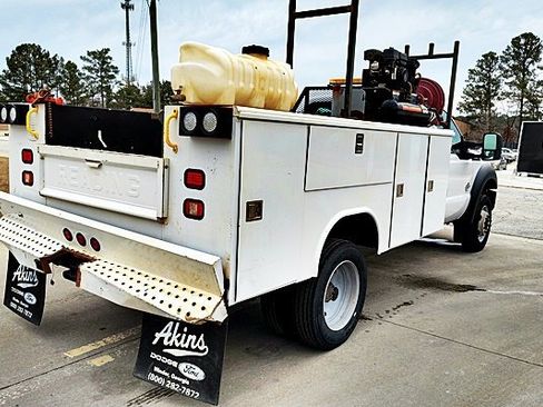 Used 2016 Ford F550 2WD Regular Cab Super Duty image 9