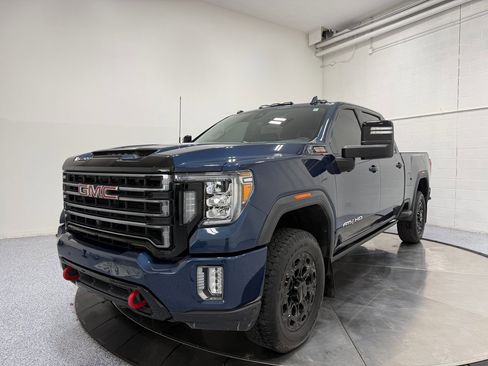 Used 2023 GMC Sierra 2500 AT4 image 3