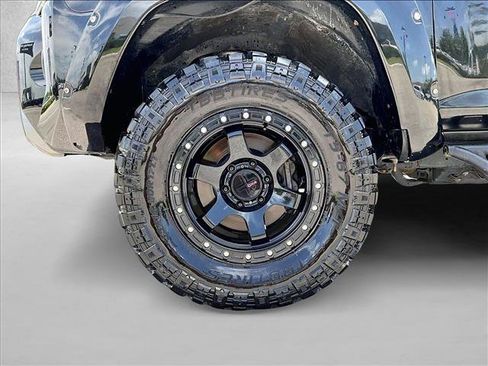 Used 2018 Toyota 4Runner TRD Off-Road Premium AWD/4WD image 10