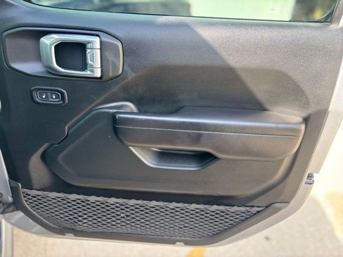 Used 2021 Jeep Wrangler Unlimited Sport image 12