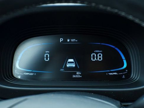 Used 2023 Hyundai Venue SEL FWD image 18