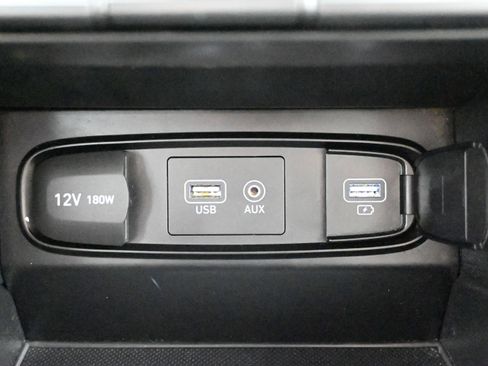 Used 2020 Hyundai Santa Fe SEL FWD image 18