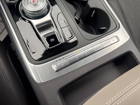 New 2026 Kia Carnival EX image 7