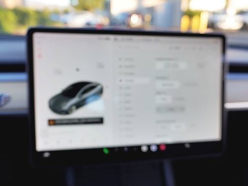 Used 2022 Tesla Model 3 Long Range image 25