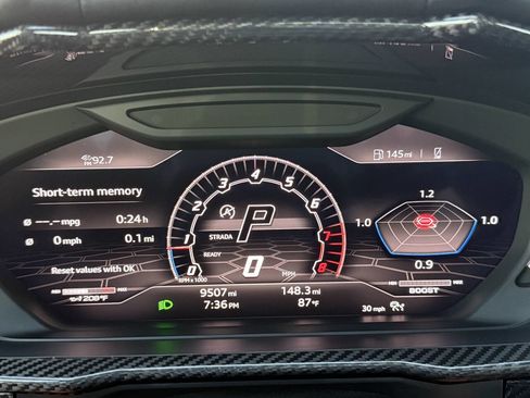 Used 2022 Lamborghini Urus AWD/4WD image 30