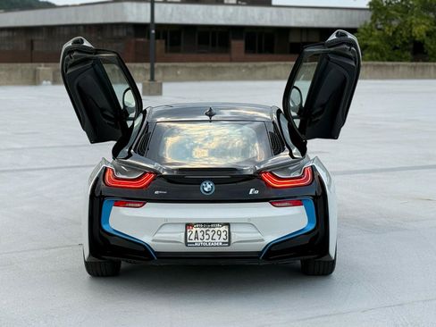 Used 2019 BMW i8 Coupe AWD/4WD image 35