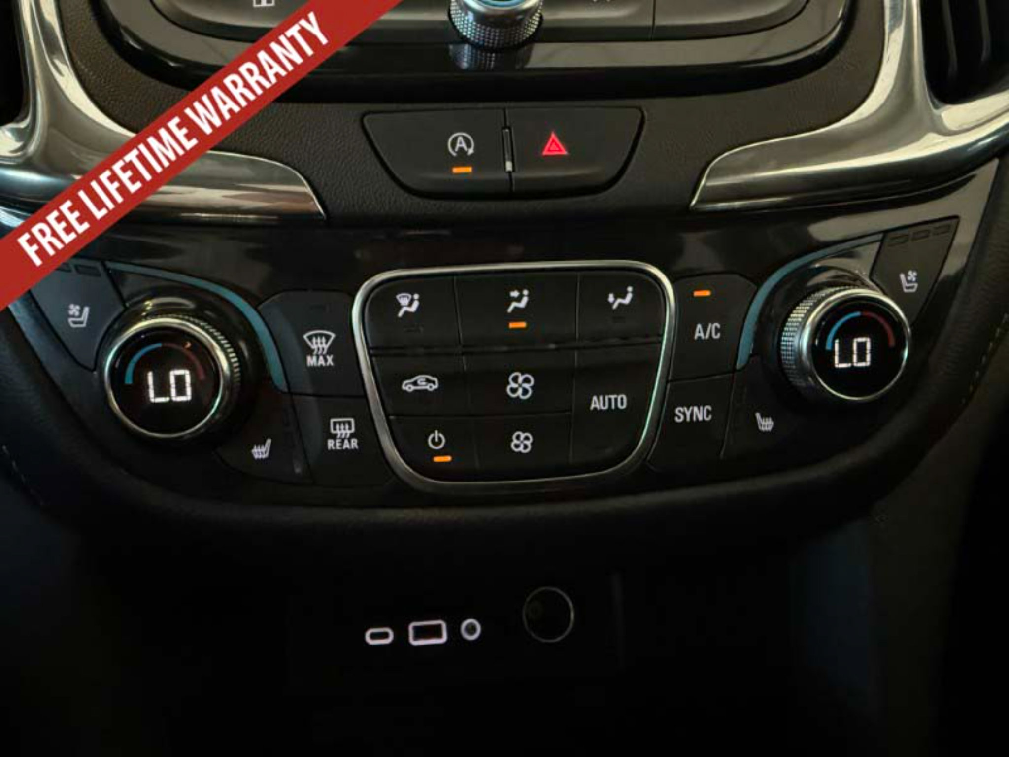 Used 2022 Chevrolet Equinox Premier AWD/4WD image 40