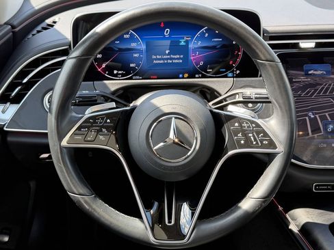 Used 2025 Mercedes-Benz E 350 4MATIC Sedan image 15
