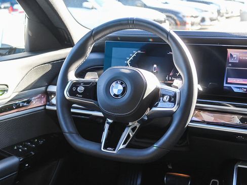 Used 2025 BMW 740i w/ Premium Package image 15