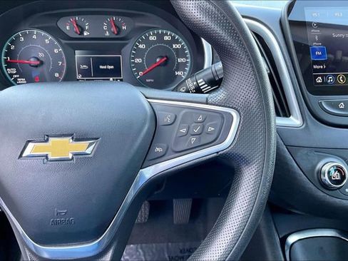 Used 2022 Chevrolet Malibu LT FWD image 19
