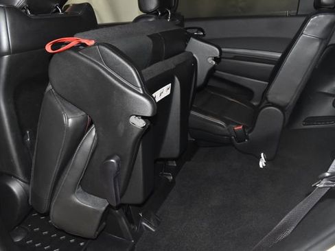 Certified 2024 Dodge Durango GT image 30