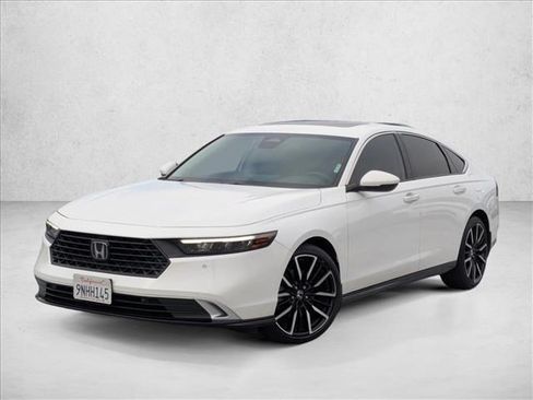Used 2023 Honda Accord Touring image 1