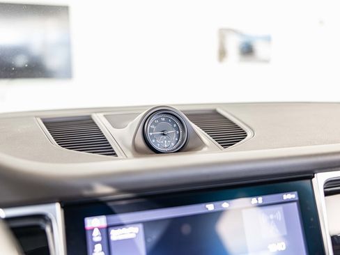 Used 2022 Porsche Macan S image 26