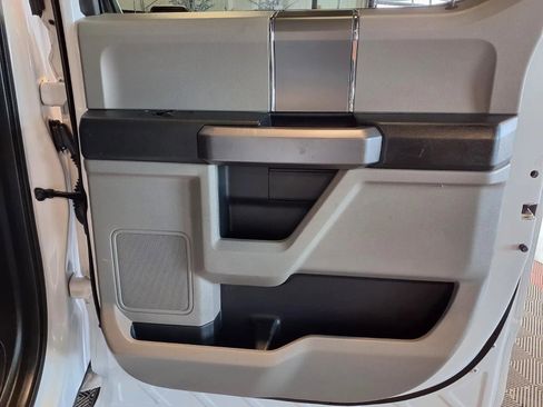 Used 2018 Ford F150 XLT w/ Equipment Group 302A Luxury image 11