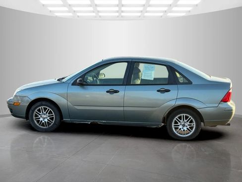 Used 2005 Ford Focus SE image 8