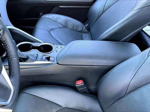 Used 2024 Toyota Camry XLE w/ Navigation Package image 14