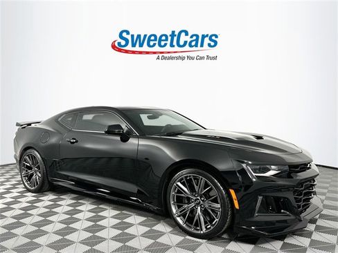 Used 2022 Chevrolet Camaro ZL1 image 1