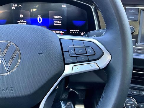 Used 2024 Volkswagen Jetta SE w/ Panoramic Sunroof Package image 25