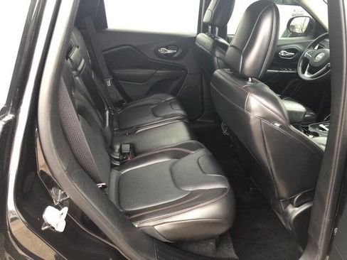 Used 2015 Jeep Cherokee Trailhawk w/ Comfort/Convenience Group image 12