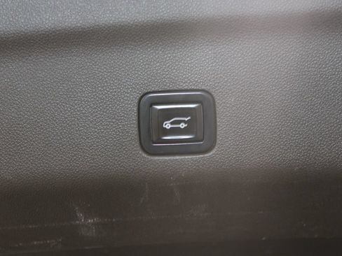 Used 2021 Chevrolet Tahoe LT RWD image 14
