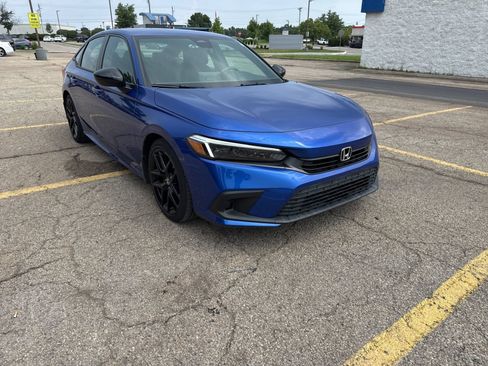 Used 2023 Honda Civic Sport image 17