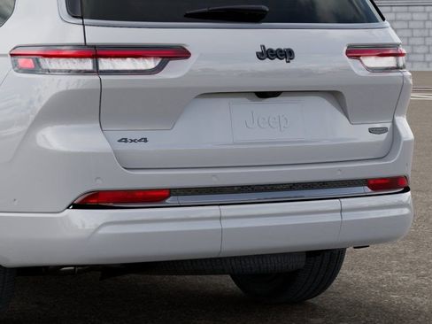 New 2026 Jeep Grand Cherokee L Summit AWD/4WD image 13