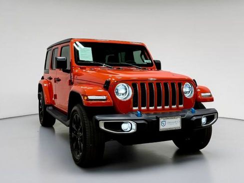 Used 2023 Jeep Wrangler Unlimited Sahara AWD/4WD image 9