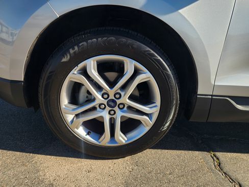 Used 2015 Ford Edge Titanium w/ Equipment Group 301A image 9