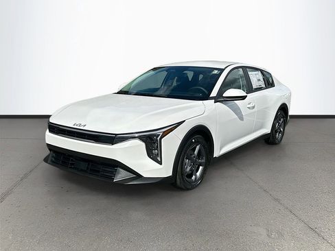 New 2025 Kia K4 LXS image 3