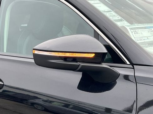 New 2026 Volkswagen Tiguan SE image 7