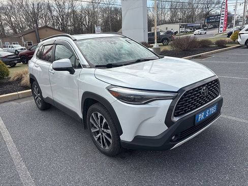 Certified 2022 Toyota Corolla Cross XLE w/ Convenience Package image 2