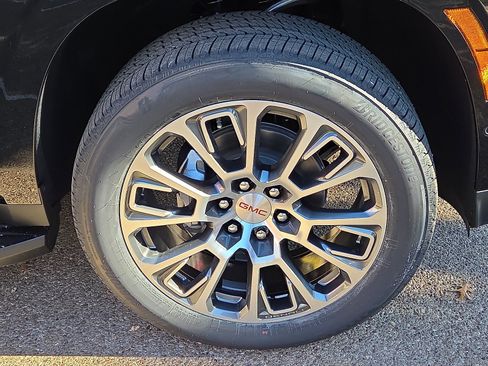 New 2026 GMC Yukon XL Denali image 6