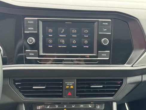 Used 2020 Volkswagen Jetta SE FWD image 26