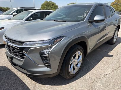 Used 2025 Chevrolet Trax LS w/ LS Convenience Package